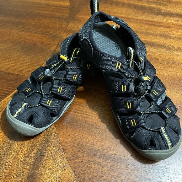 Keen Shoes Keen Womens Hiking Clearwater Cnx Sandals Poshmark